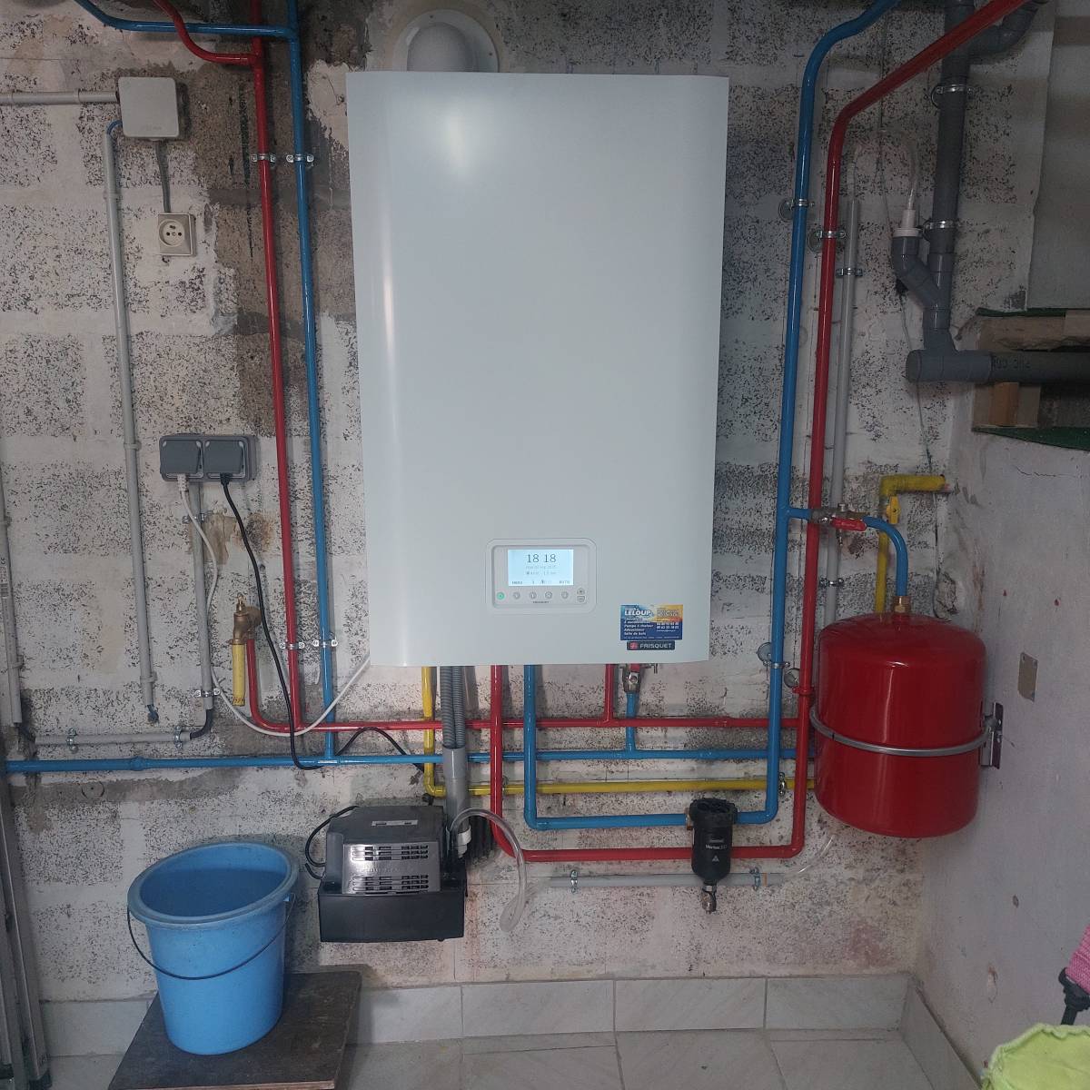 Chauffagiste installateur Frisquet Dieppe : Remplacement chaudière gaz pour un particulier avec suivi entretien et SAV garantis