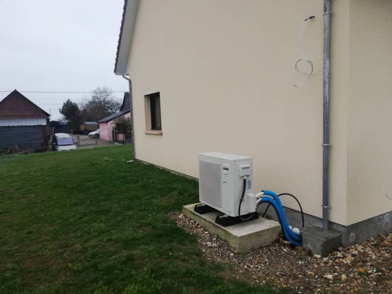 Pose par un installateur RGE d'une pompe à chaleur Frisquet autour de Dieppe